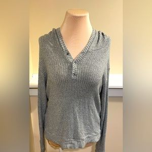 Women’s pullover shirt